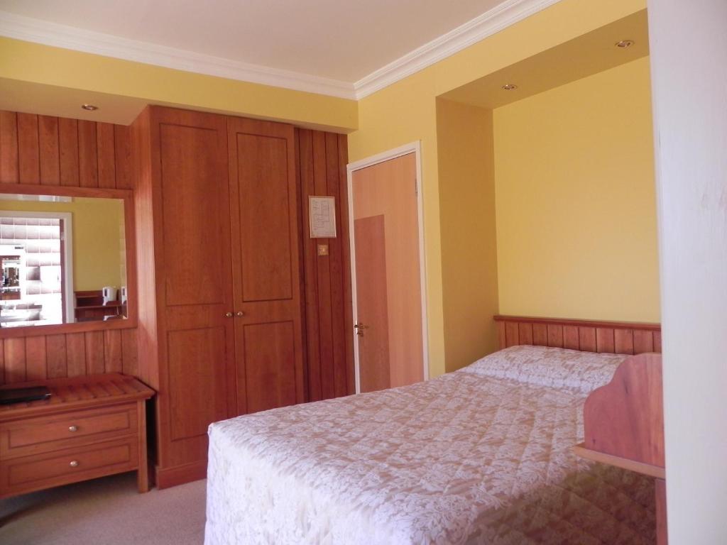 Отель Shelmalier House Атлон Экстерьер фото